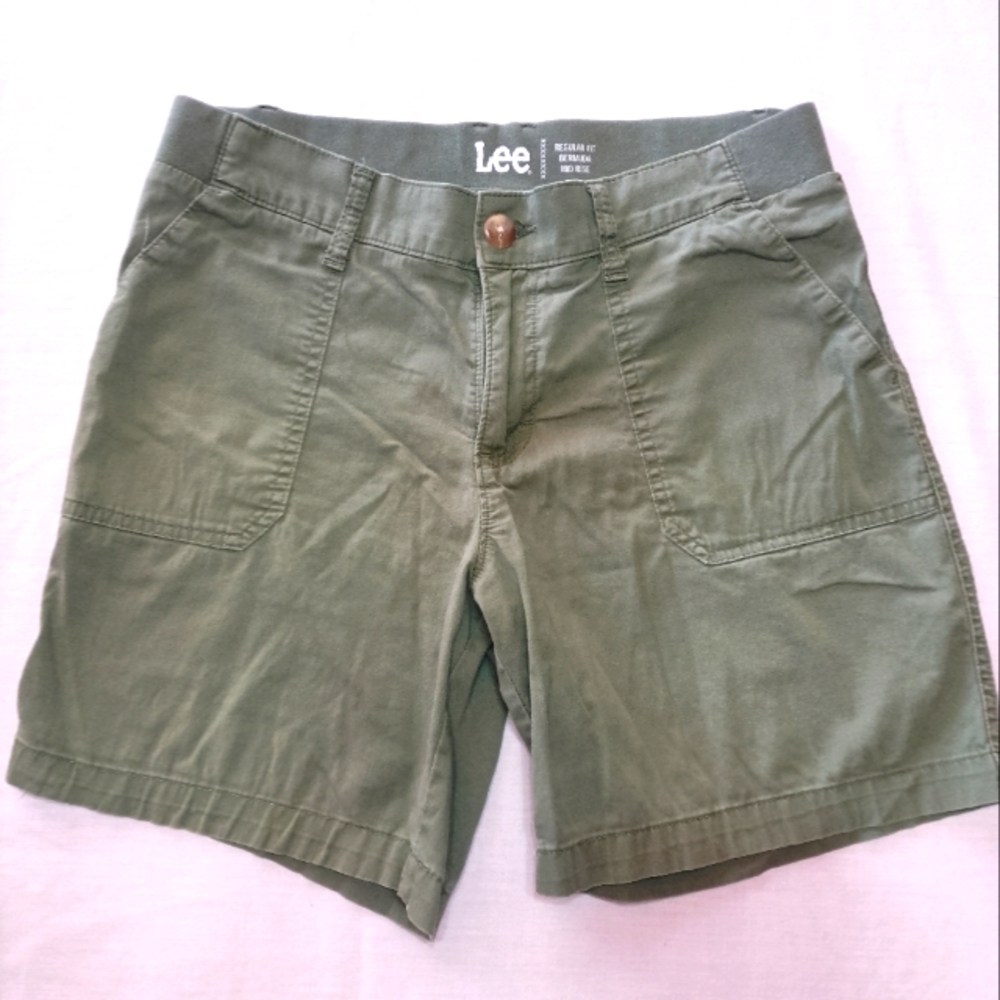 Lee Regular Fit Bermuda Mid Rise Army Green Shorts